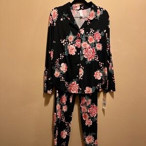 NWT Flora Nikrooz Pajamas,  Medium, 2 pc, Black w/red floral motif